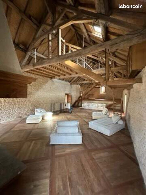 Maison 5 pièces 350 m² · à Fontaines-en-Duesmois · 350 m² · 130 000 €