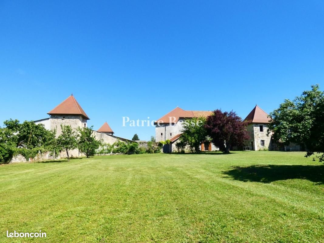 Maison 8 pièces 450 m² · à Chambéry · 450 m² · 1 135 000 €