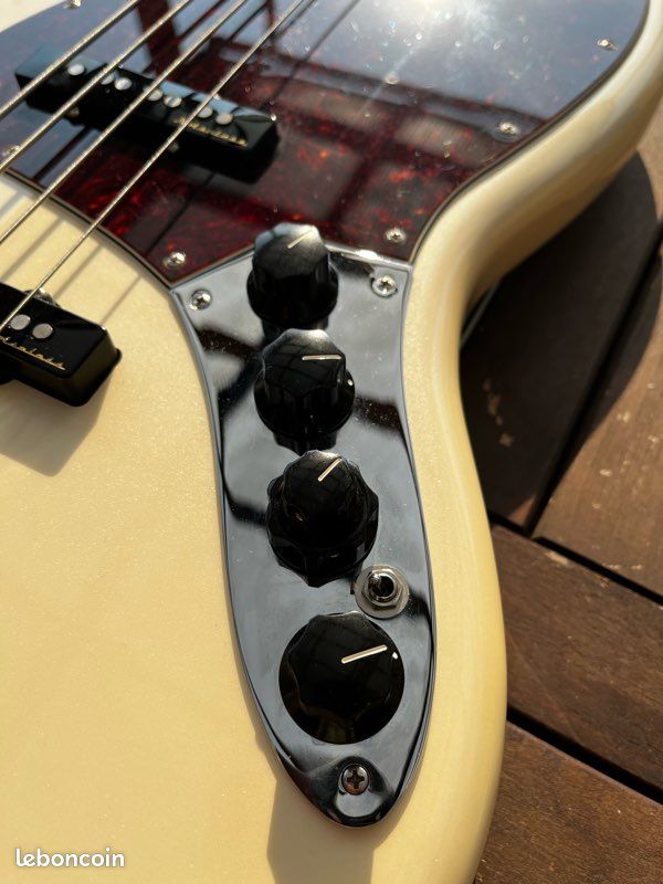 Fender Jazz Bass Player Plus (image 3)