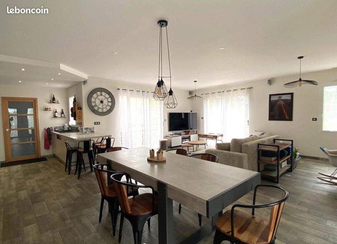 Maison 6 pièces 120 m² · à Sainte-Pazanne · 120 m² · 320 000 €