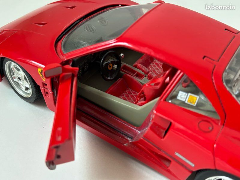 Ferrari F40 (1987) - 1/18 Bburago - Made in Italy - Rouge - État Collection - Collection