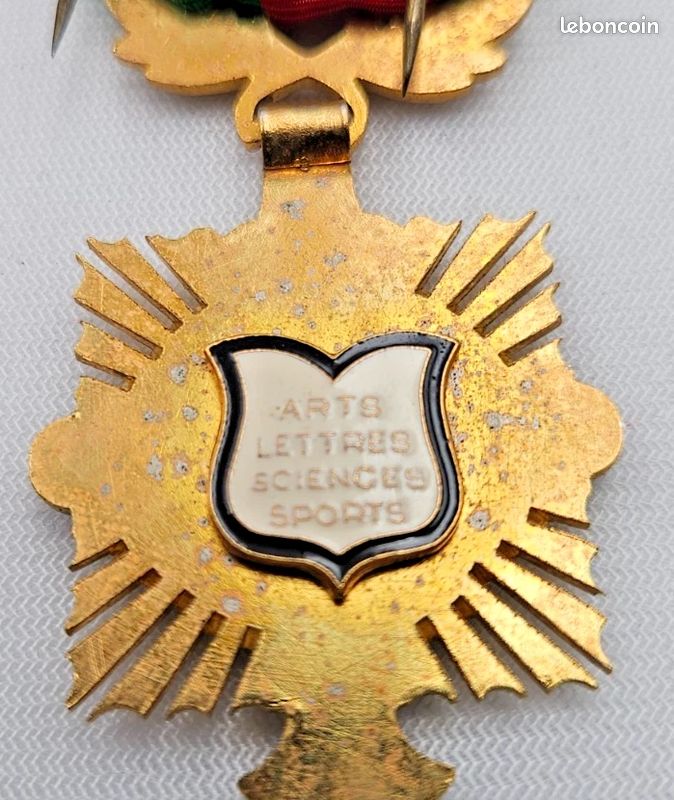 Médaille D'officier Courage, Dévouement Et Mérite - France, Arts, Lettres, Sciences, Sports