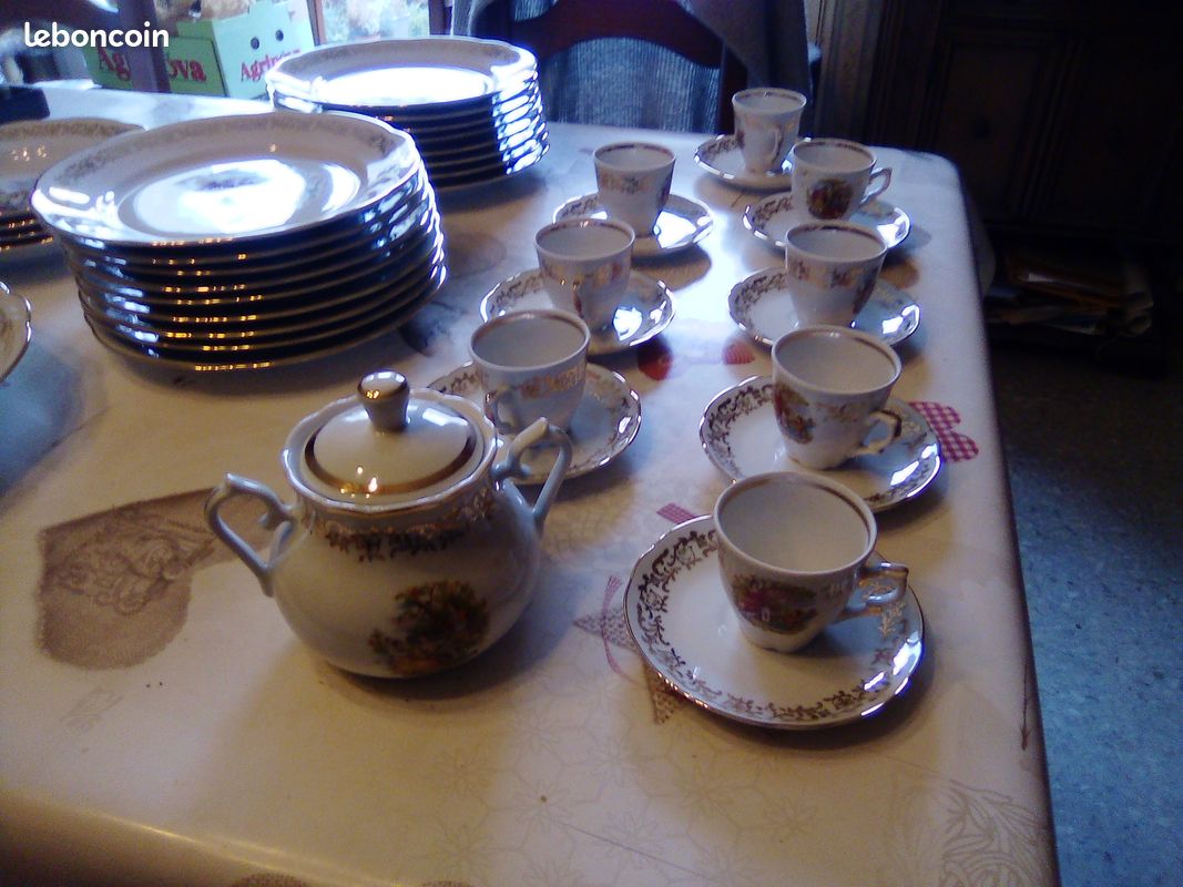 Lot service de veritable porcelaine chauvigny (image 7)