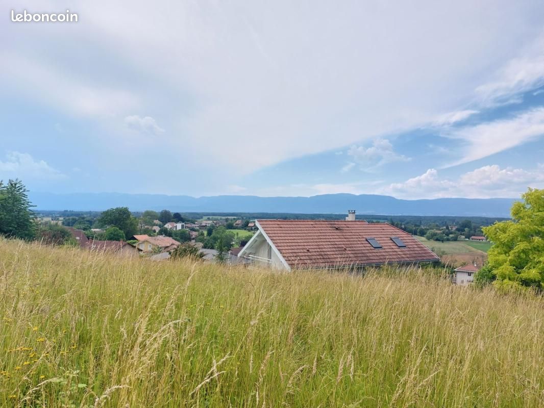 Terrain 905 m² Massongy · 280 000 €