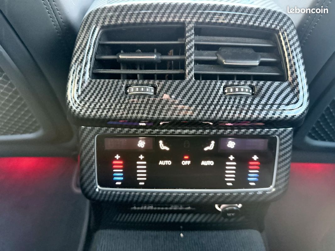 AUDI A7 Sportback 55 TFSIe 367ch Stronic BVA7 Quattro Competition / VOLANT CARBON LED & PACK CARBON / CIEL ETOILÉ (image 43)