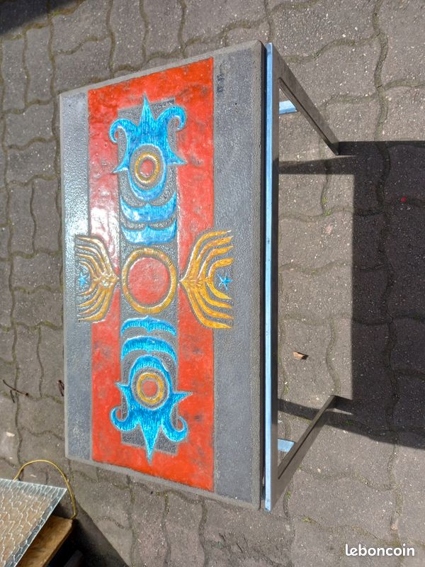 Table basse lave émaillé signée (image 1)
