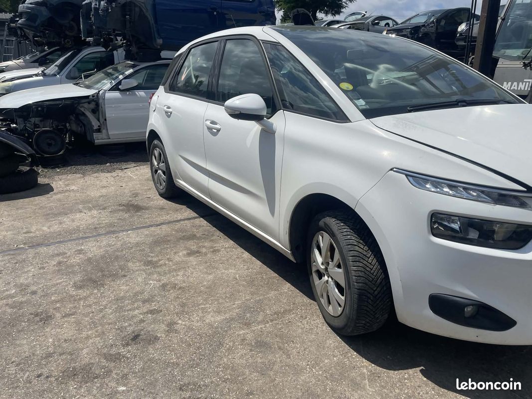CITROËN C4 PICASSO II PHASE 1 1.6 BLUEHDI 100 Cv 04/2013 – Véhicule pour pièces – (image 1)