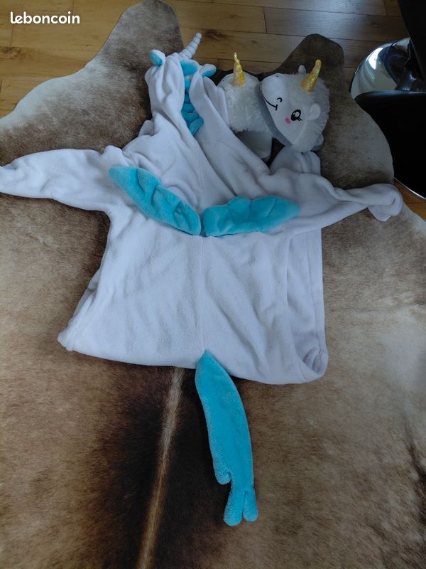 Combinaison licorne et ses pantoufles (image 8)