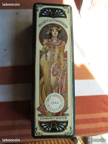 Boite VIDE Moët et Chandon 1988 , LIRE (image 1)
