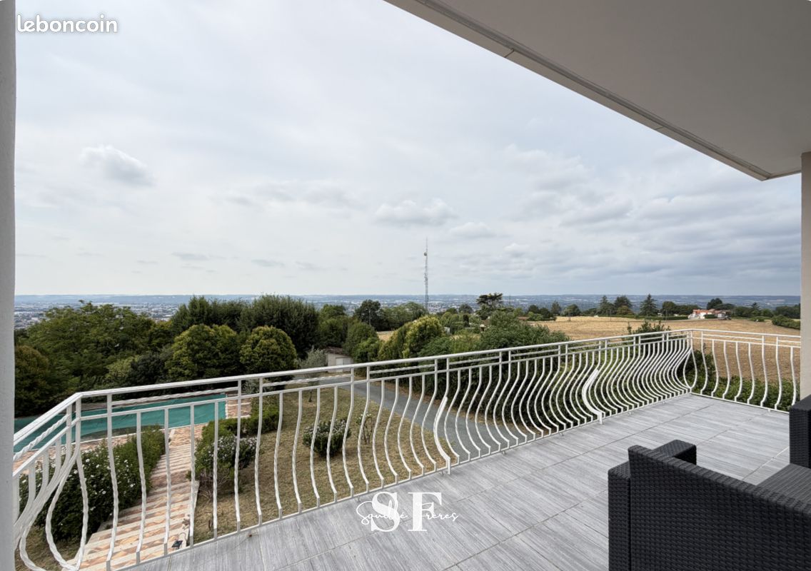 Propriété 5 pièces 230 m² (image 14)