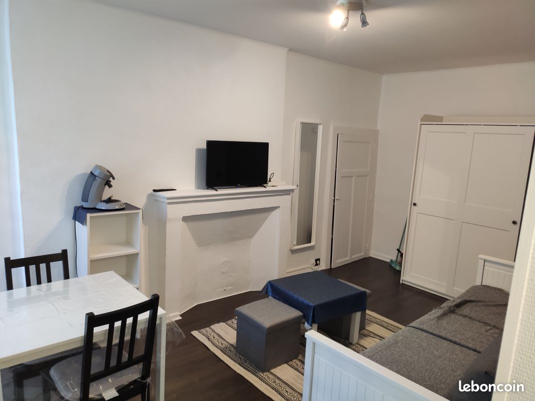 Studio meublé de 20m2 à louer proche centre ville, eau, chauffage, électricité compris - Poitiers 86000 (image principale 1)