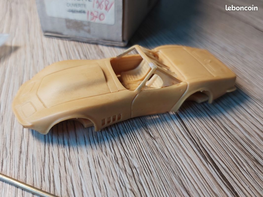 Kit Résine Alezan Chevrolet Corvette Ramarro 1/43 - Maquette à Monter, Occasion