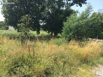 Terrain 900 m² · à Les Peintures · 900 m² · 35 000 €