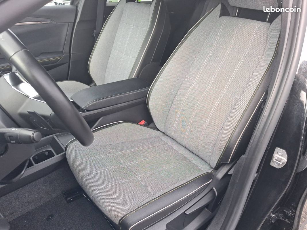 RENAULT Megane E-Tech EV60 220 ch super charge Techno (image 14)
