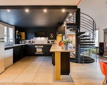 Maison 1 146 000 € - 221 m²