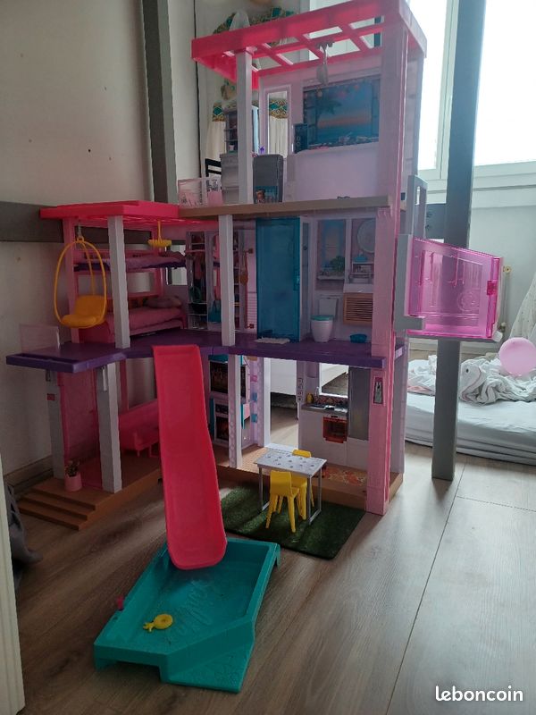 Maison de barbie Dream House (image 1)