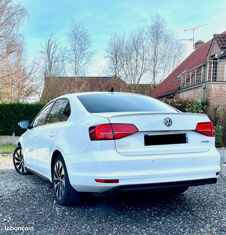 Jetta IV phase 2 Carat hybride 1,4TSI - Voitures