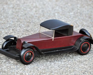 Un jouet Vilac / Aroutcheff - la Citroën Trèfle de 1925 - Filrouge