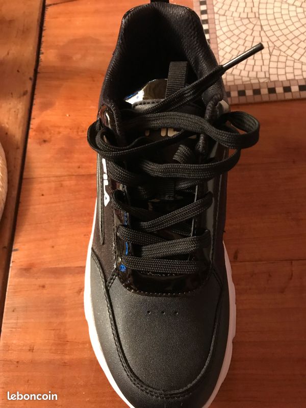 Chaussures de sport Fila taille 38 Neuf avec étiquette· Chaussures