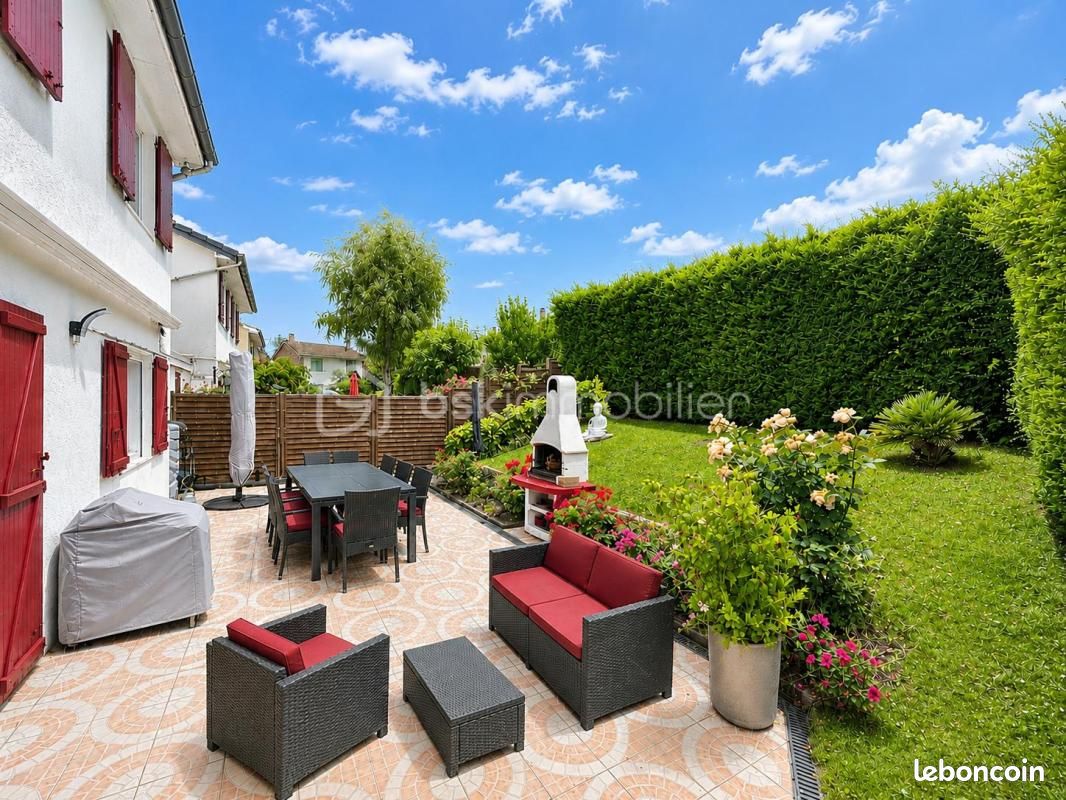 Maison 6 pièces 115 m² · à Bussy-Saint-Georges · 115 m² · 424 000 €
