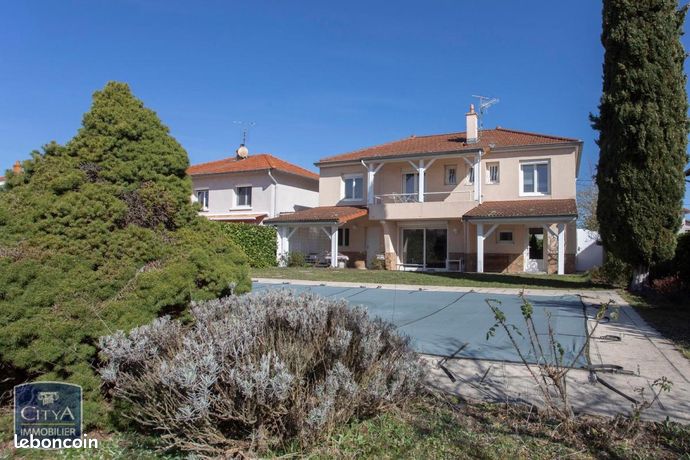 Maison 6 pièces 121 m²