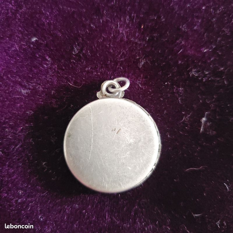Médaillon Pendentif En Alpacca Style Art Nouveau - Argent Antique - Occasion