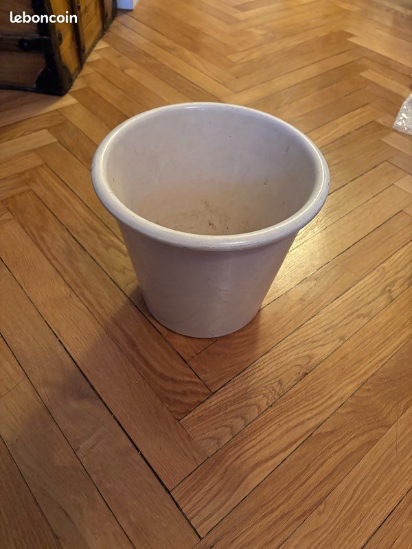 Grand pot à fleurs en céramique (image 1)