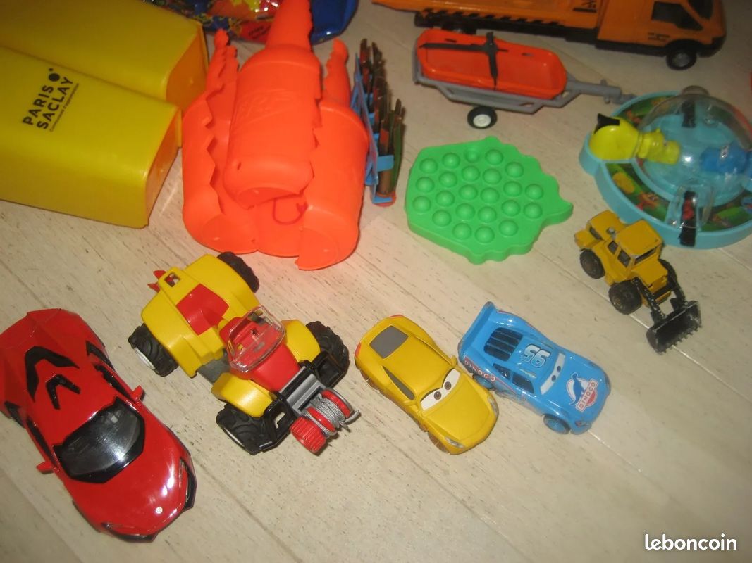 Lot de jouets divers voiture véhicules chantier ref voit (image 7)