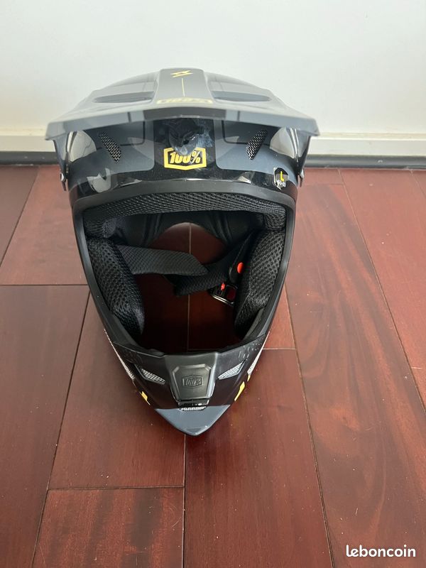 Status × super73 full-face bicycle helmet, size L/ Downhill/BMX
Carby/Charcoal (image 18)