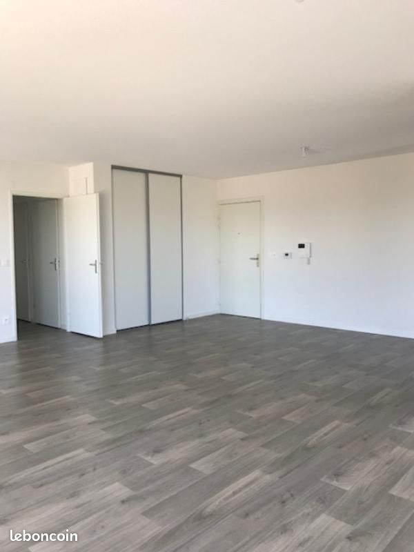 Appartement 3 pièces 85 m² · à Cenon · 85 m² · 1 021 €