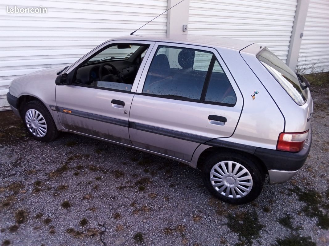 Saxo 1.1 révisée c.t ok seulement 81900 kms garantie 3 mois (image 4)