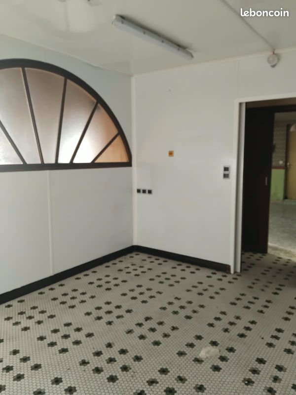 Inconnu 254 m² Loudéac · 254 m² · 110 000 €