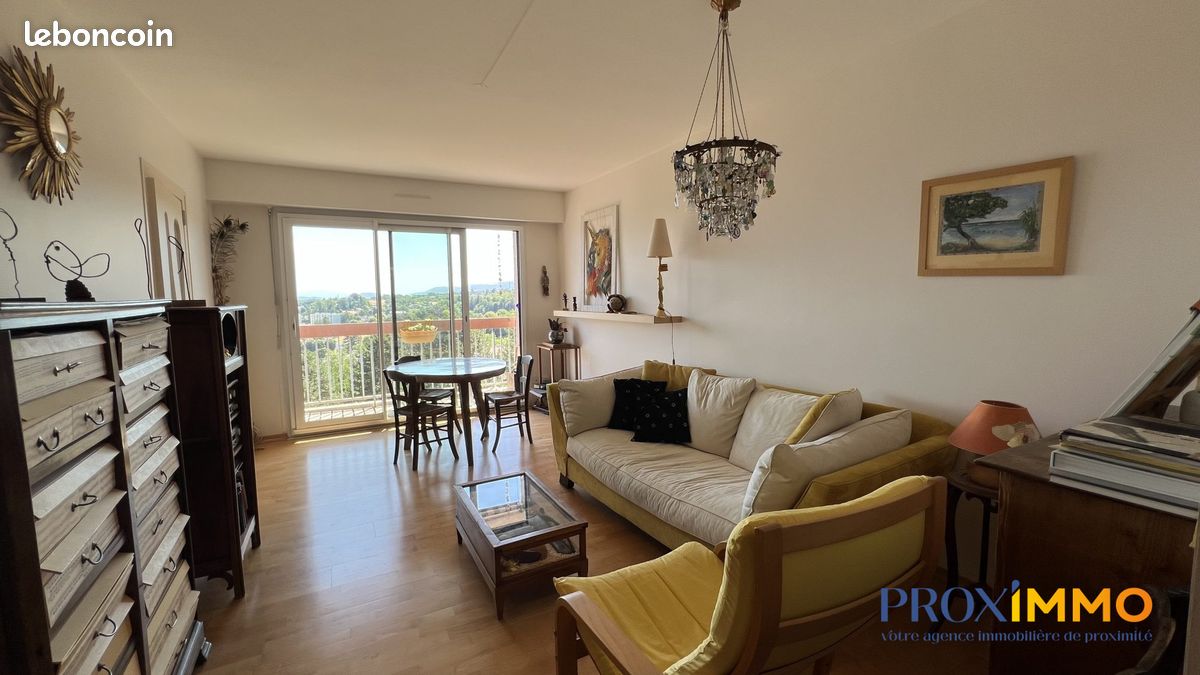 Appartement 4 pièces 85 m² · à Voiron · 85 m² · 195 000 €