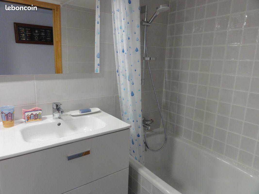 Studio à 150m de la grande plage du Val André Locations saisonnières