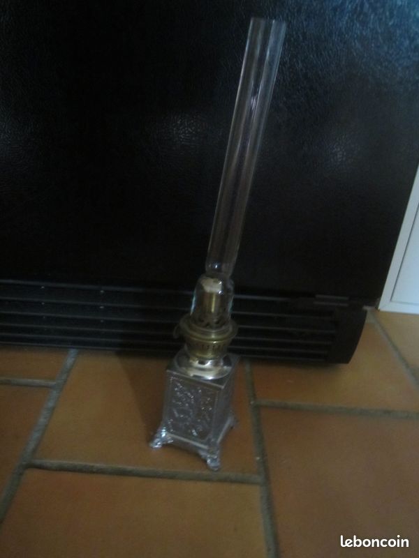 Lampe à pétrole ancienne en métal embouti carré (image 6)