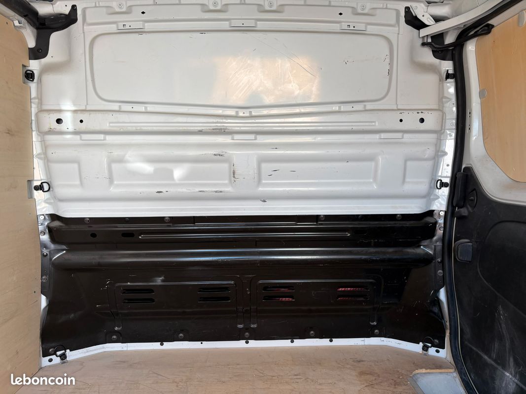 RENAULT TRAFIC VU FOURGON 2.0 BLUEDCI 130 CONFORT L2H1 3000KG / 19 991.67 Ht (image 12)
