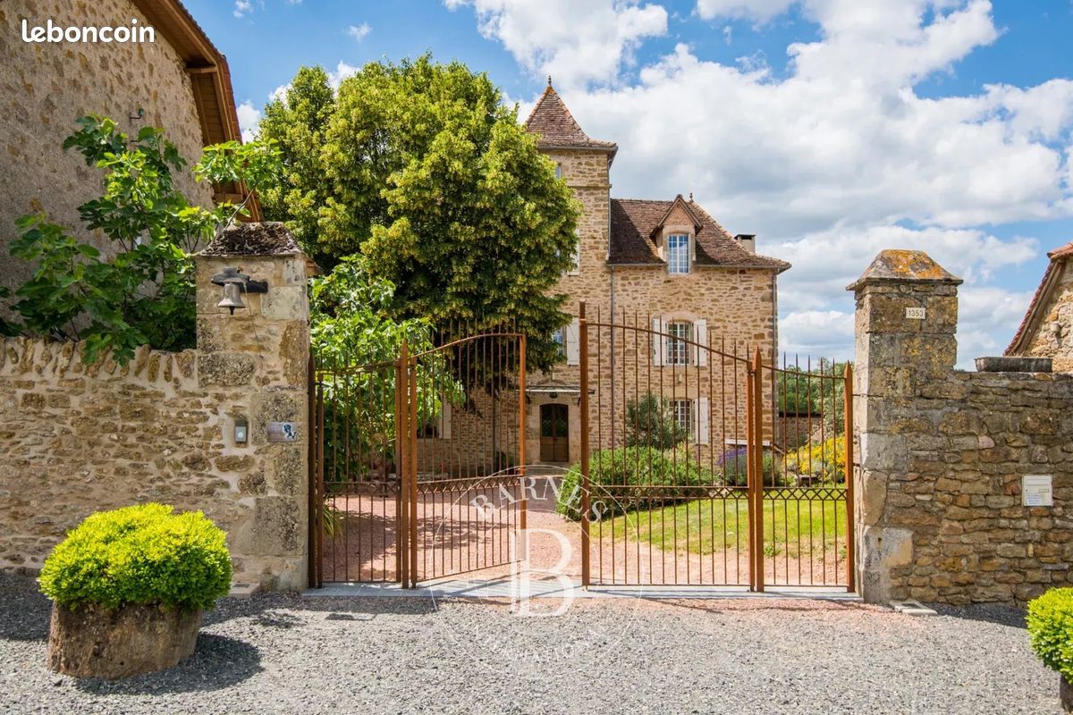 Maison 15 pièces 908 m² · à Rodez · 908 m² · 1 490 000 €