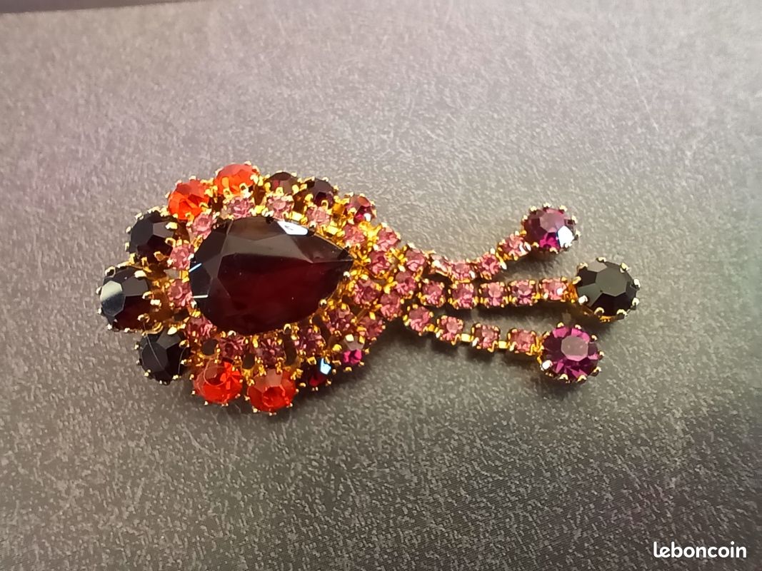 Broche Fantaisie Vintage - Modèle REF17035J - Occasion (déjà Portée)