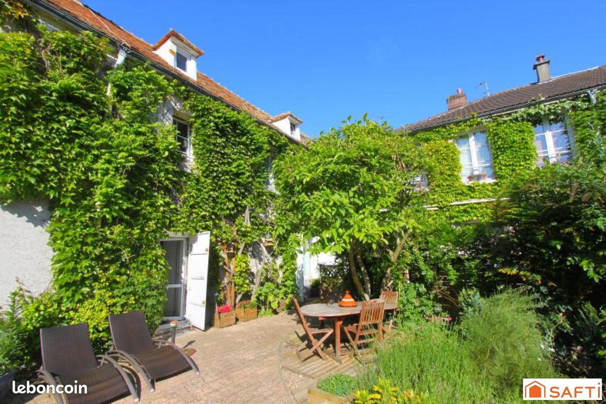 Maison 6 pièces 147 m² · à Le Mesnil-Saint-Denis · 147 m² · 510 000 €