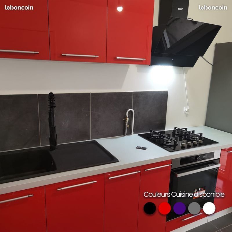 Cuisine laqué brillant rouge de luxe pour studio (image 3)