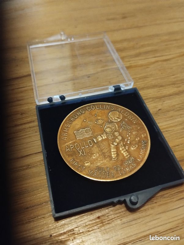 Médaille commémorative apollo 11 (image 1)