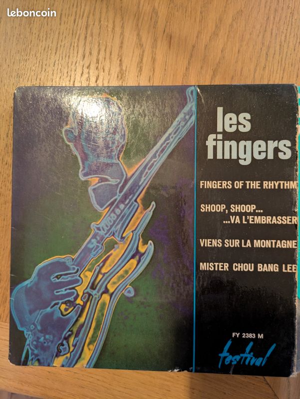 Vynil 45 tours voir mes autres annonces (image 1)
