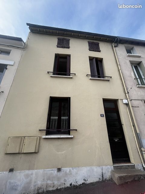 Maison 4 pièces 95 m² · à Cusset · 95 m² · 86 000 €