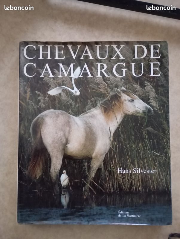 Chevaux de Camargue par Hans Silvester textes de Sophie Delavoie (image 1)
