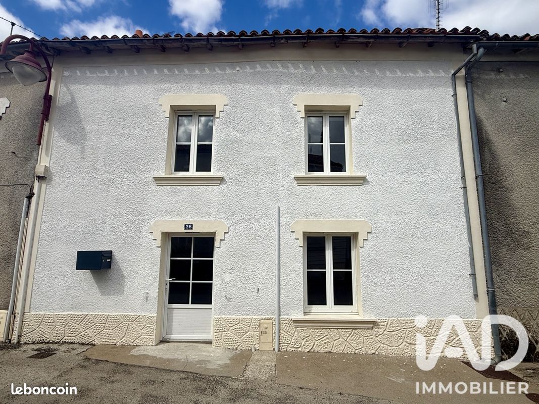Maison 5 pièces 122 m² · à Saint-Aubin-le-Cloud · 122 m² · 119 000 €