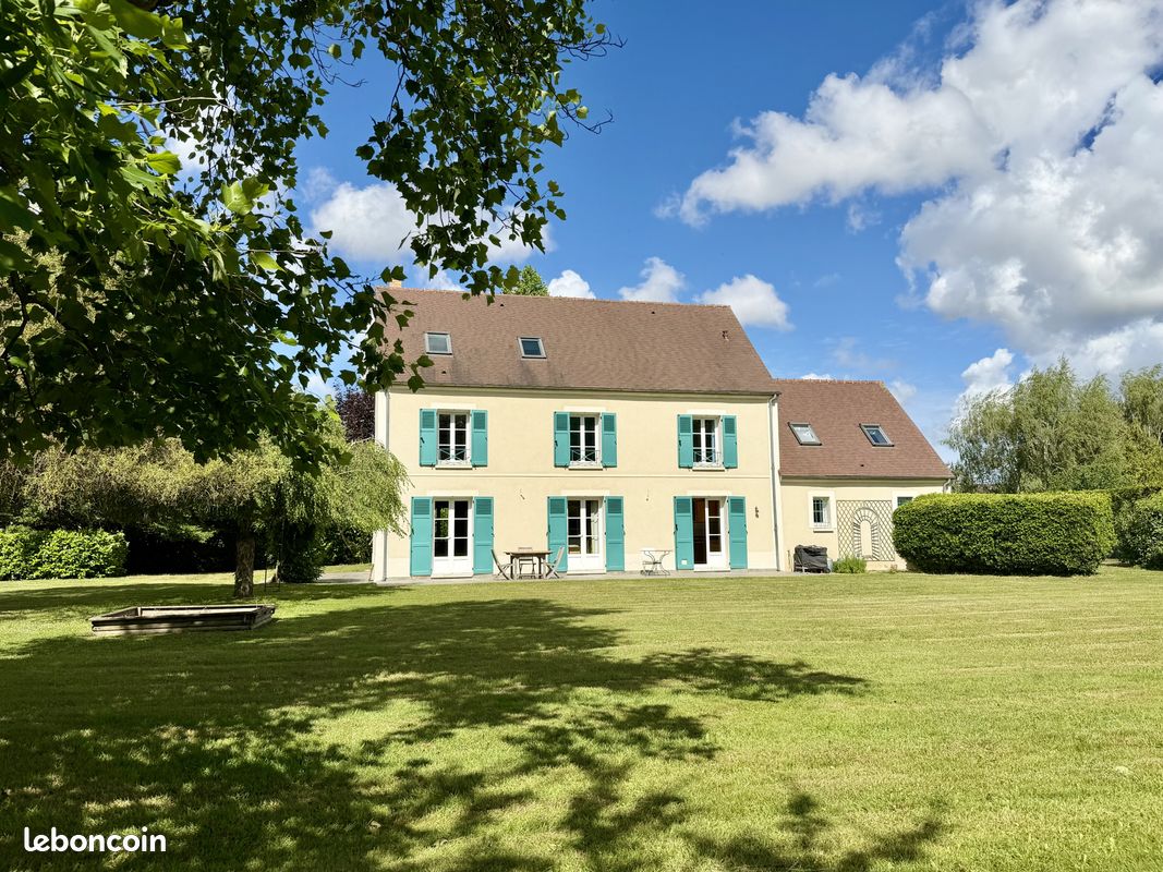 Propriété 9 pièces 190 m² (image 1)