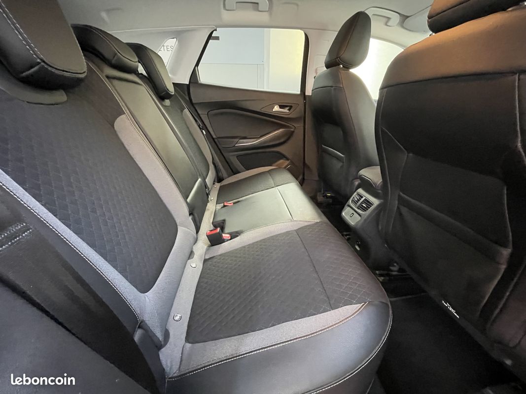 OPEL Grandland X 1.6 HYBRID 225 BVA8 ELITE (image 20)