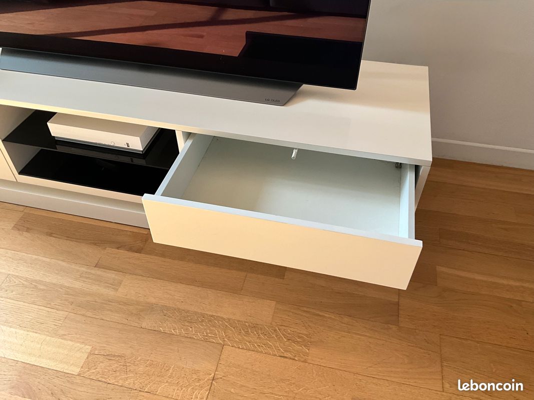 Meuble TV laqué blanc neige 160 cm – 4 tiroirs – Design moderne (image 2)