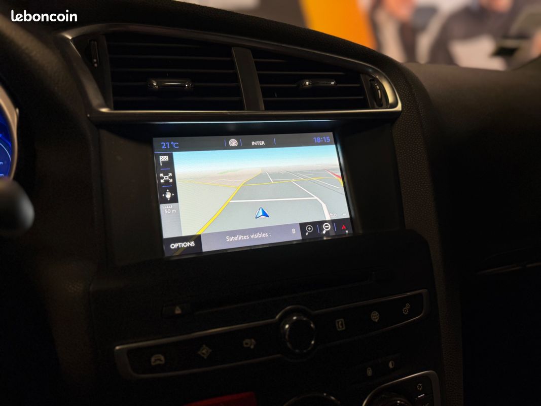 Ds ds 4 1.6 thp 210 sport chic start & stop / caméra de recul (image 6)