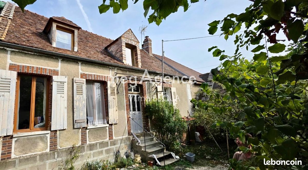Maison 5 pièces 114 m² · à Thorigny-sur-Oreuse · 114 m² · 135 000 €